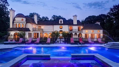 nicest sands point homes.